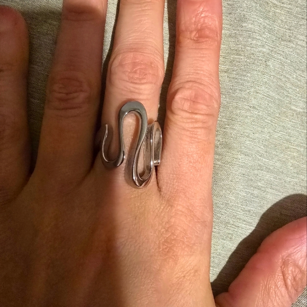 Unique Ring - image 1